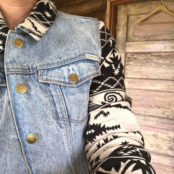 Denim jacket with detail sleeves - Picture 7 of 7